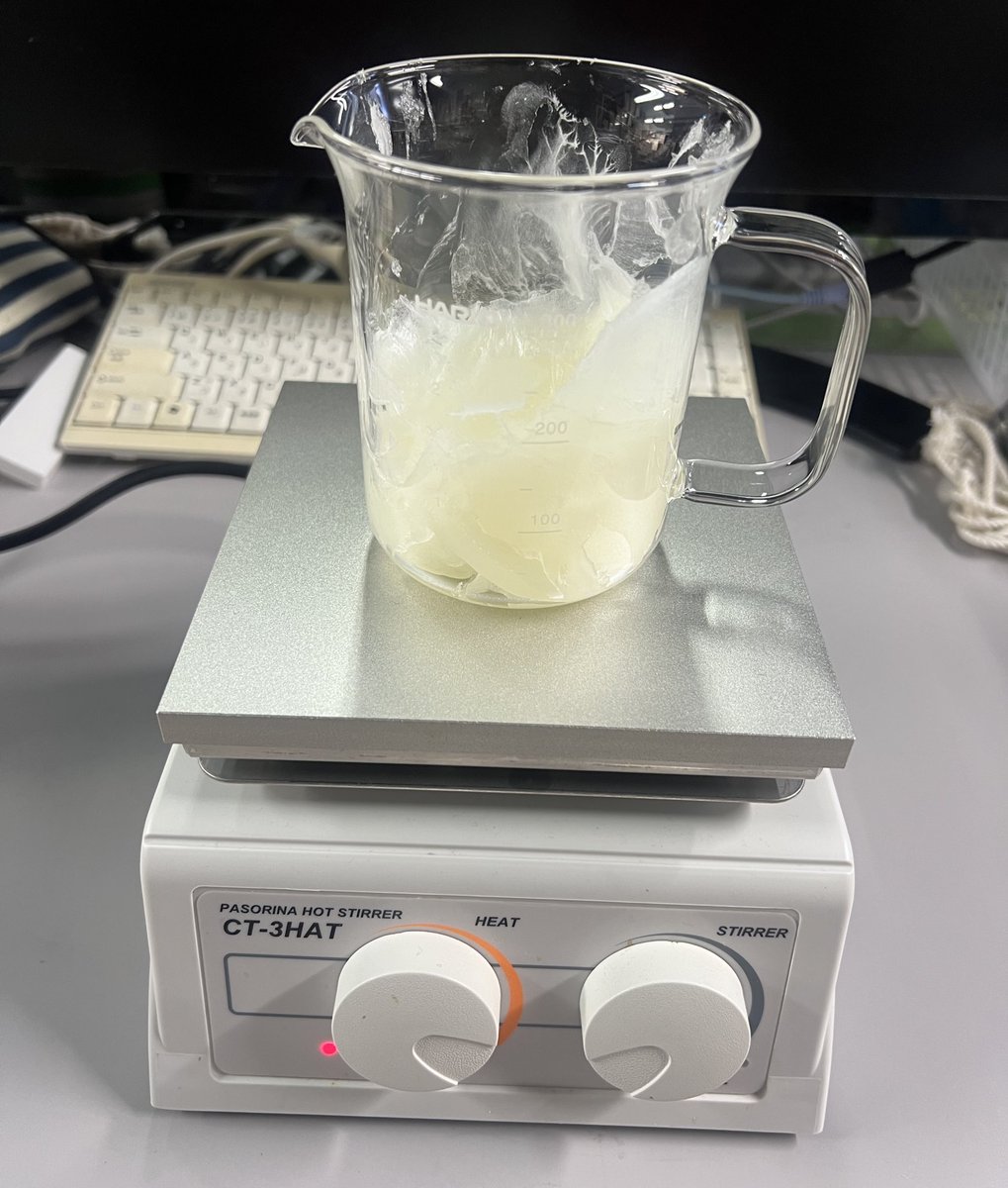 Hitsheegame's tweet image. アズワンのCT-3HAT 攪拌機能付きホットプレートを初めて正しい使い方で使用しています。こんな日が来るとは思わなかった。