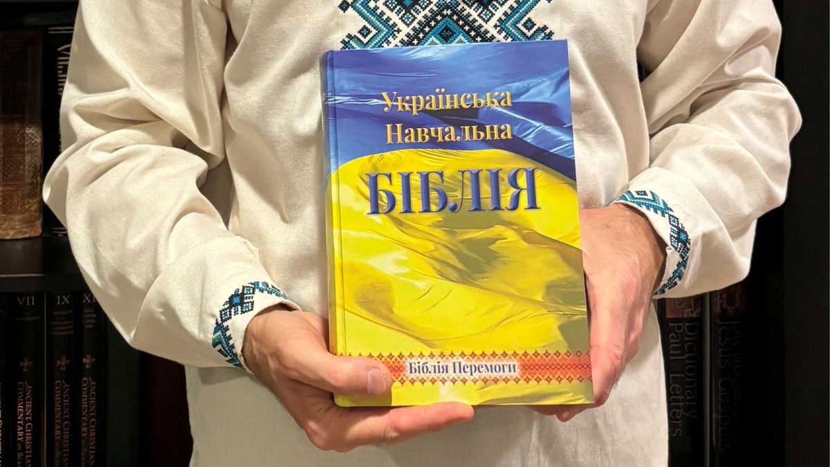 When war broke out in Ukraine in 2022, Roman Kapran had already been living in the United States. But his heart for his homeland was still great, and soon he found himself working with friends at TWR Ukraine to bring the Word of God to a war-torn nation.
twr.org/story/teaching…