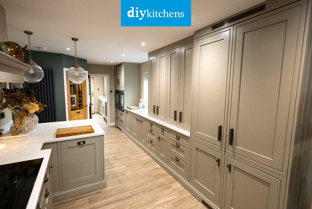DIY_Kitchens's tweet photo. 🌟 Keith &amp; Adele from Barnsley shows us their completed Innova Helmsley Dakar Inframe #kitchen, supplied by DIY Kitchens (Ref:4275) - https://t.co/lMhkfaX2cQ

Visit https://t.co/mDGIyY2X5f to see how much you could save on your dream kitchen! 

#helmsley #inframekitchens https://t.co/opsujs3aHj