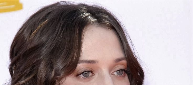 Viral_Vibe_'s tweet photo. Give a like to Kat Dennings or have a terrible weekoff.