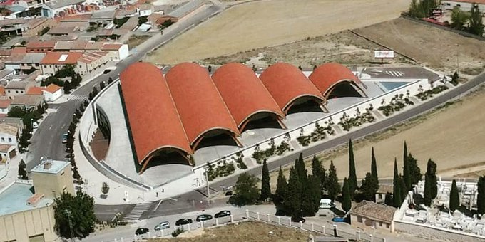Bodegas_Protos's tweet image. ¡Muy buenos días! Comenzamos el jueves con esta vista de nuestra #bodega de #Peñafiel. 😍 #FelizJueves