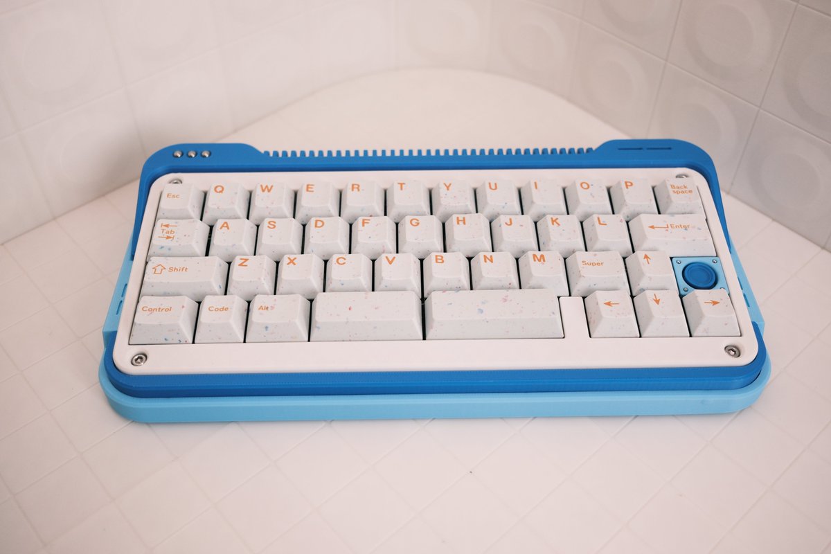 擎天柱 tweet media