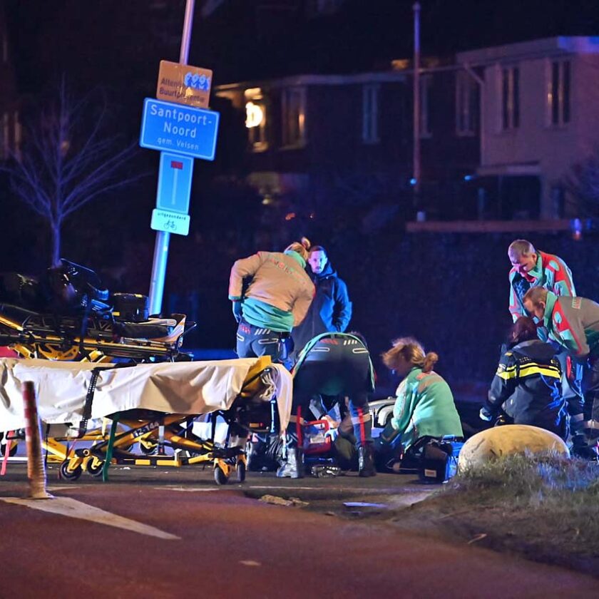 112meerlanden's tweet photo. #Santpoort Noord - Scooterrijder zwaargewond na ongeval, politie doet onderzoek - https://t.co/fxq7KSWby3 - #vlnnieuws https://t.co/RlEFoCU9r3