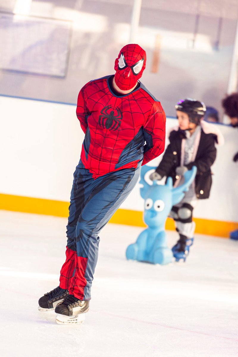 VilleArgenteuil's tweet image. // Soirée super héros à la patinoire🦸

Ce samedi 21 février 2026, de 14h30 à 17h30 et de 20h30 à 23h15, la patinoire de l'allée de la Griffe-d'Argent accueille super-héros et super-héroïnes !

argenteuil.fr/fr/agenda/soir…

#Argenteuil #OuvrezGrandLesYeux #patinoire #SuperHéros