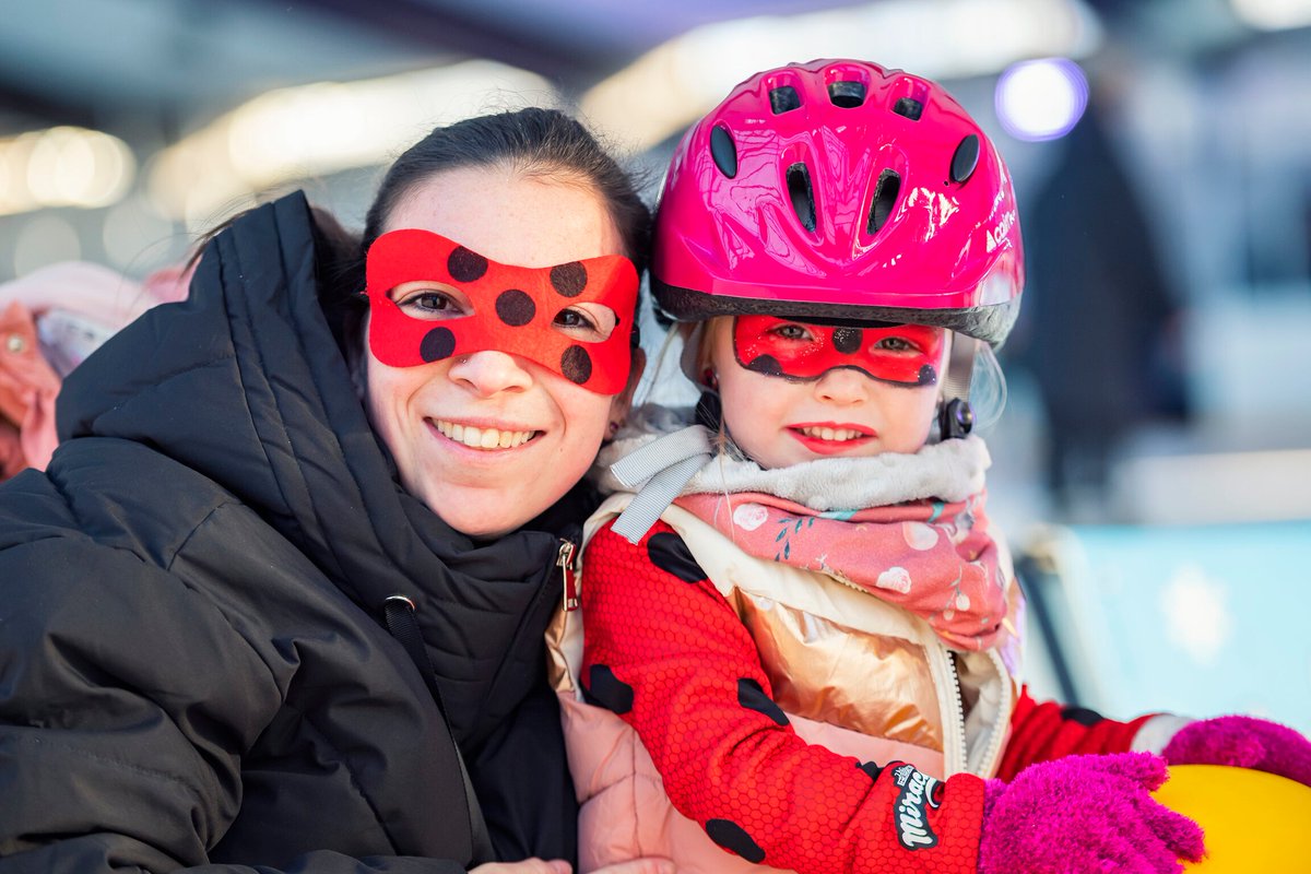 VilleArgenteuil's tweet image. // Soirée super héros à la patinoire🦸

Ce samedi 21 février 2026, de 14h30 à 17h30 et de 20h30 à 23h15, la patinoire de l'allée de la Griffe-d'Argent accueille super-héros et super-héroïnes !

argenteuil.fr/fr/agenda/soir…

#Argenteuil #OuvrezGrandLesYeux #patinoire #SuperHéros