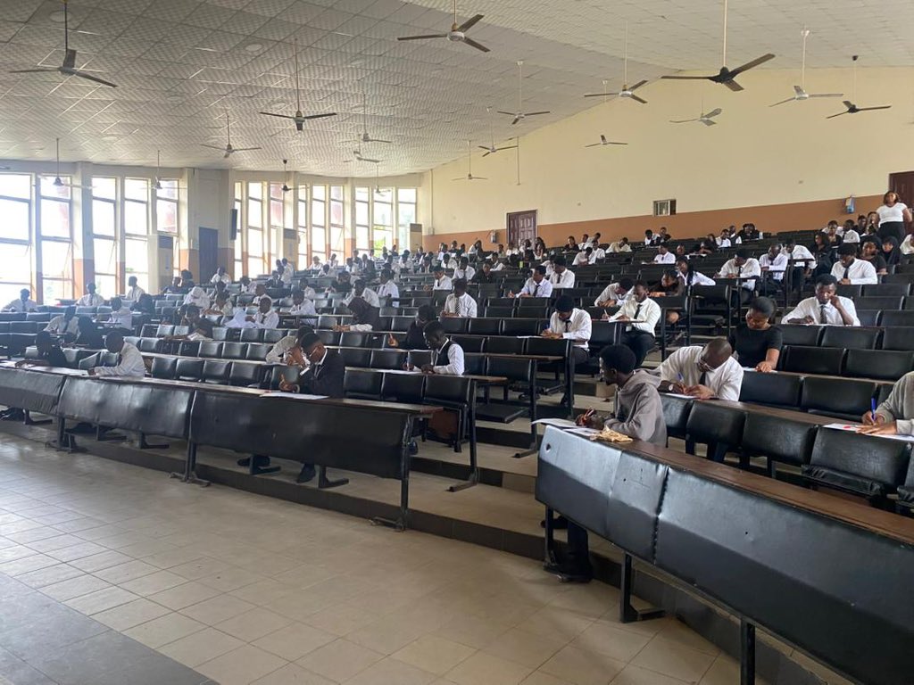 LLB Class of 2025 during their final examination.

📸Dean, Faculty of Law, University of Ibadan.
