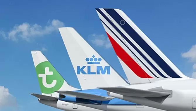 Gate7aviation's tweet image. Air France-KLM enregistre un bénéfice d'exploitation record en 2025

➡️Grâce à une clientèle haut de gamme plus nombreuse et à la baisse des prix du pétrole, Air France-KLM a enregistré en 2025 un bénéfice net historique de 1,75 milliard d’euros. Une performance qui contraste