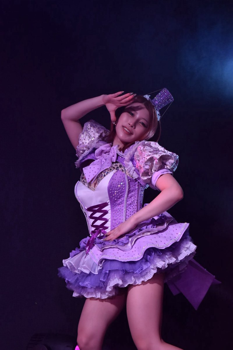 chichichi___07's tweet photo. こんなにプリティ衣装なのに顔がメロ突き上げてんの、、え？？？？なんのバグ？？？？ https://t.co/bZVzHaoP8s