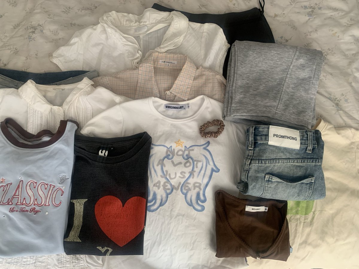 ส่งต่อเสื้อผ้า ☆ . tweet media