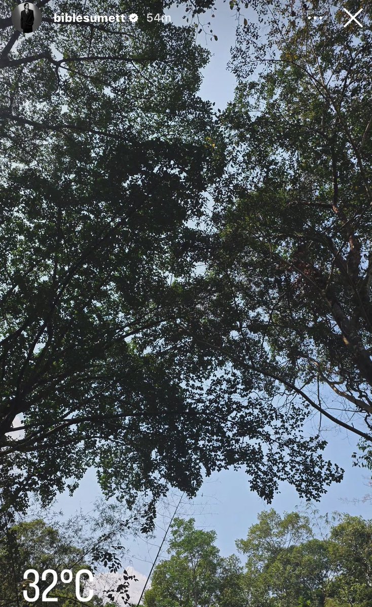 ไอ่หนุ่มถ่ายอะไรรึเปล่าน้อ 👀