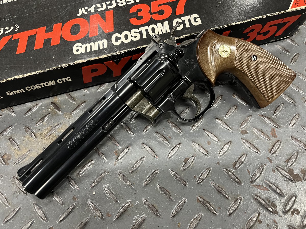 ヨネザワの6mmツヅミ弾仕様ライブカート式エアコッキングガン