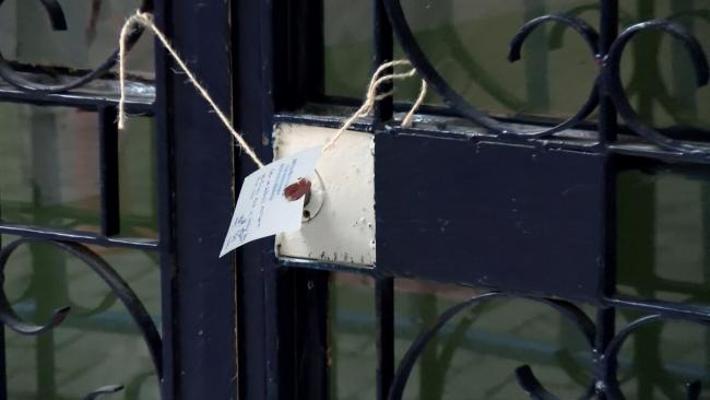 Ankara’da İslami faaliyet gösteren 4 derneğin kapatıldığı bildirildi.

Kapatılan dernekler;

-Akyurt Gençlik Kültür Merkezi Dayanışma Derneği
-Nebevi Davet İlim Eğitim ve Yardımlaşma Derneği
-Nasihat İlim ve Yardımlaşma Derneği
-Çağrı İlim Eğitim Yardımlaşma ve Dayanışma Derneği