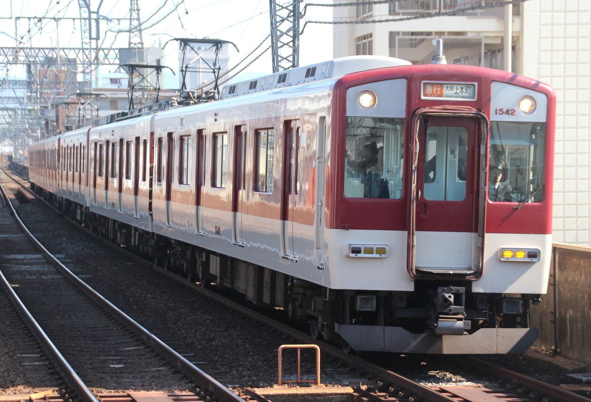 YLc5820's tweet photo. おはようございます🙂8810系で唯一大阪線に活躍の場を移したFC11(元FL12)ですが1437系等の2両固定車と組んで運用に入ることが多く、急行にも充当されるもののトイレが無いので青山越えはしません😅🚋
#近鉄 #近鉄電車 #近鉄8810系 #FC11 #近鉄1437系 #近鉄大阪線 #急行 #トイレ #青山越え #今里 https://t.co/Gvi8Y08lke