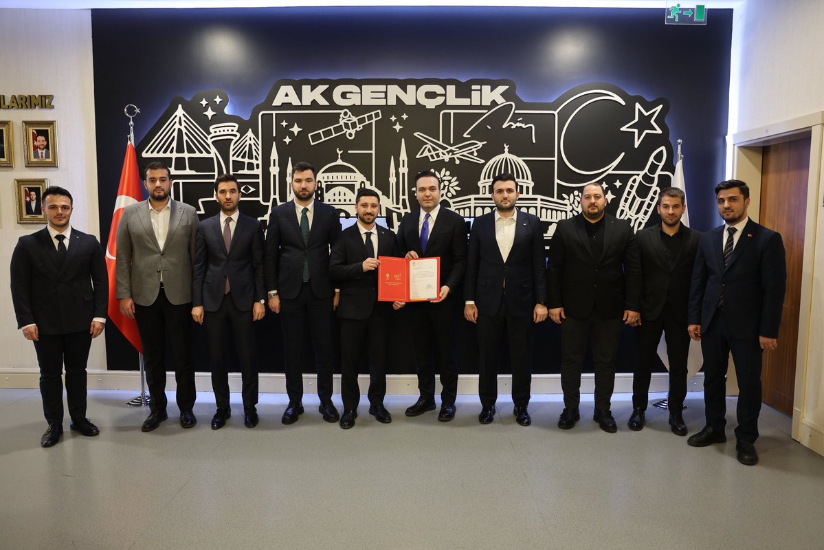 Genel Merkez Gençlik Kolları Başkanlığımız ve İl Gençlik Kolları Başkanlığımız tarafından Bağcılar İlçe Gençlik Kolları Başkanı olarak Enes Çetin Başkanımız atanmıştır.

Görevi devreden Halil İbrahim Güneş başkanımıza emekleri için teşekkür ederiz.

Bağcılar gençliği için hayırlı