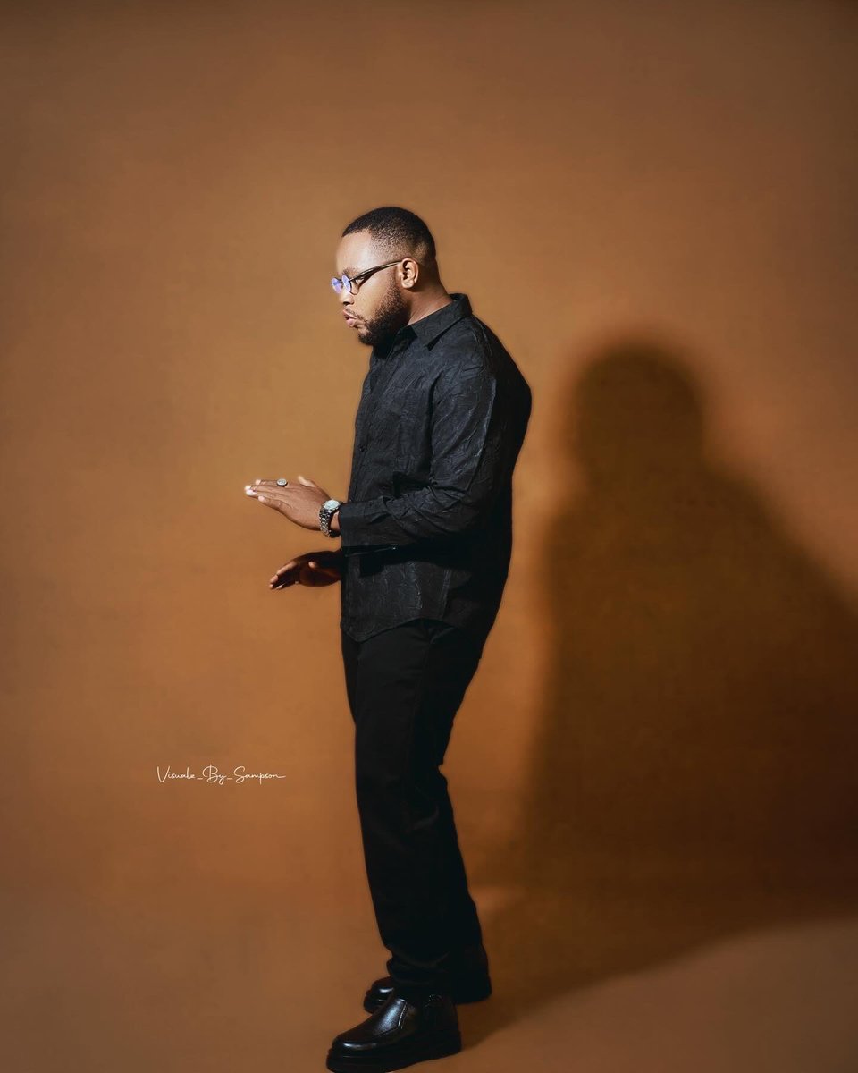 Iam_stanleygray's tweet photo. Thank God for another year, Happy Birthday to myself, Thank God for his Grace, Mercy and Gift on my life https://t.co/veC2Q4w1I1