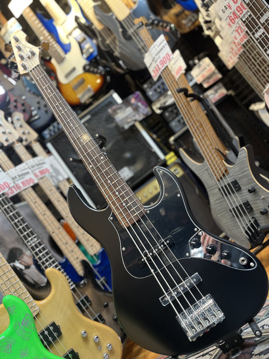 入荷情報〕 GrassRoots G-AMAZE-5-DX -Black Stain- 今までは4弦だけど