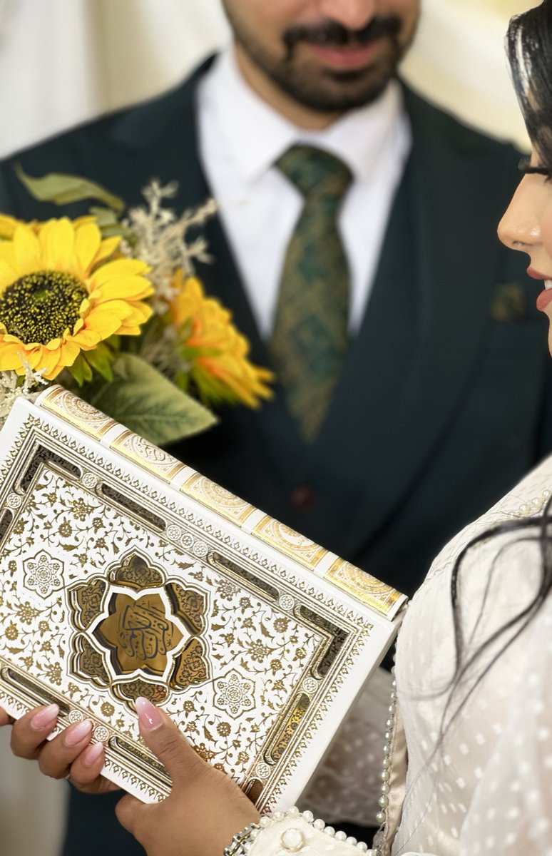 راستی اینترنت قطع بود
من‌ نامزدی کردم 🥳🥳🥳🥳