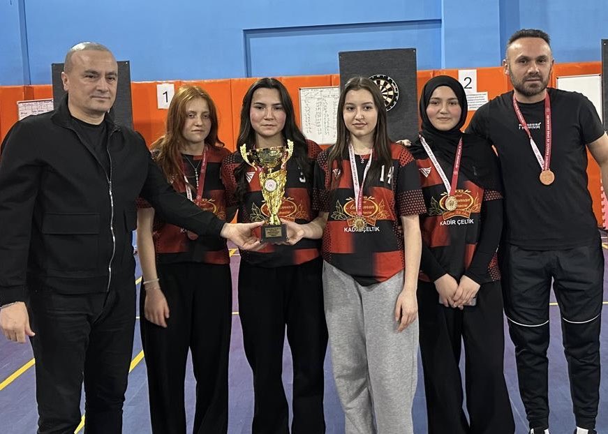 🎯 Okul Sporları Dart Gençler İl Birinciliği Tamamlandı!

Giresun Gençlik Merkezi Spor Salonu’nda düzenlenen Okul Sporları Dart Gençler Kız-Erkek İl Birinciliği müsabakaları büyük heyecana sahne oldu.
👇
facebook.com/share/p/1BvJye…