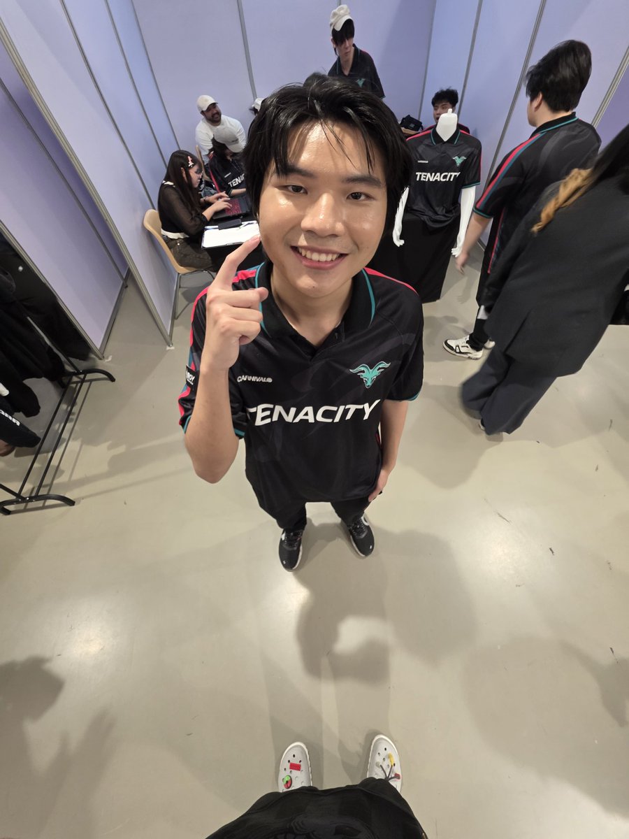 lnwza007 tweet media