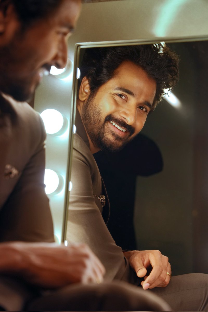 Cinetrendssk's tweet photo. #AmmamuthuSurya locks a NEW laughter riot with #Sivakarthikeyan 🔥
SK loved the narration & immediately gave the green signal ✅
#SK29 #Seyon https://t.co/8NaKyvrNUK