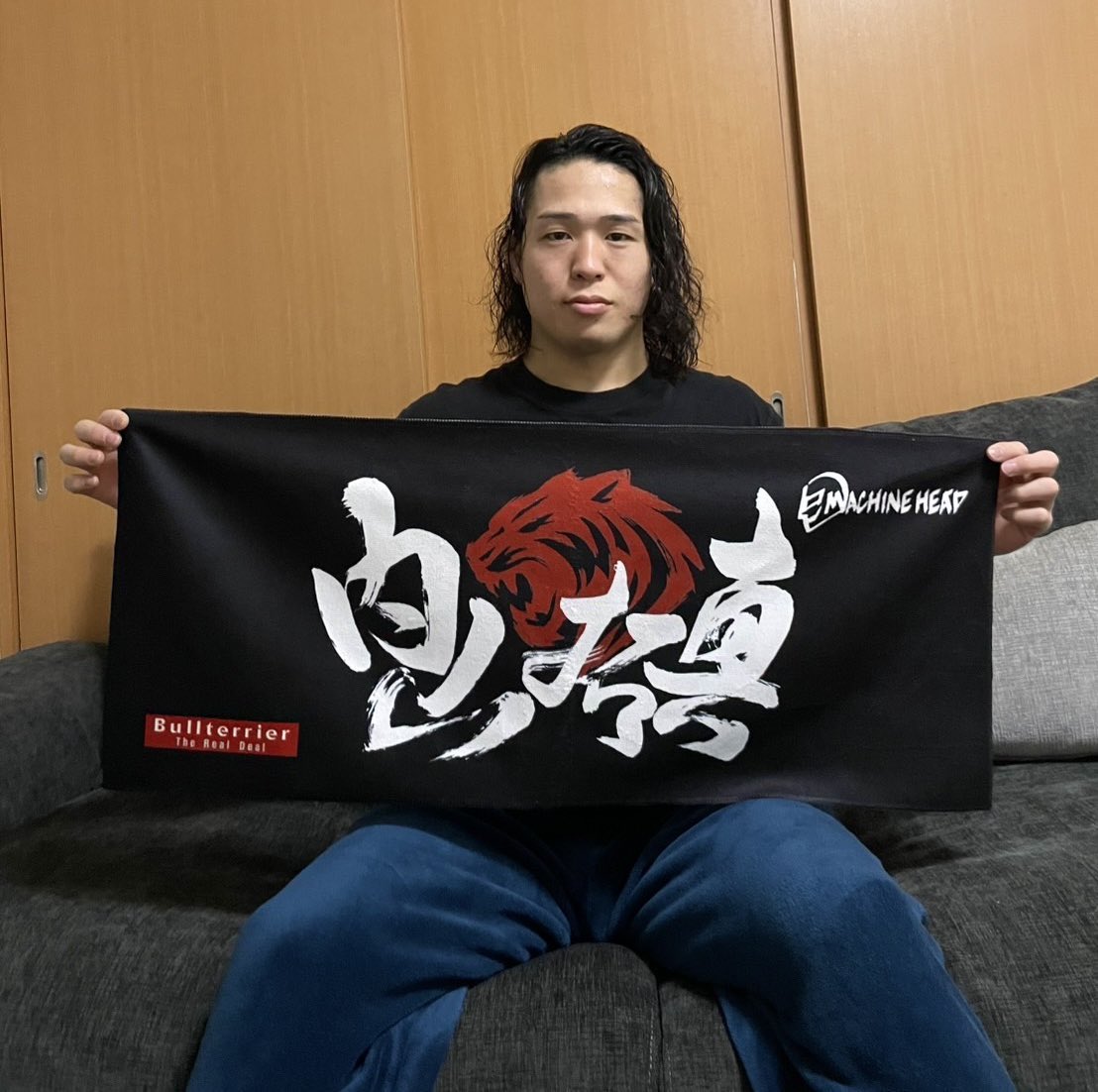 内山タオル新カラー ・缶バッジ 今週2.21 JTO浜松大会より販売します