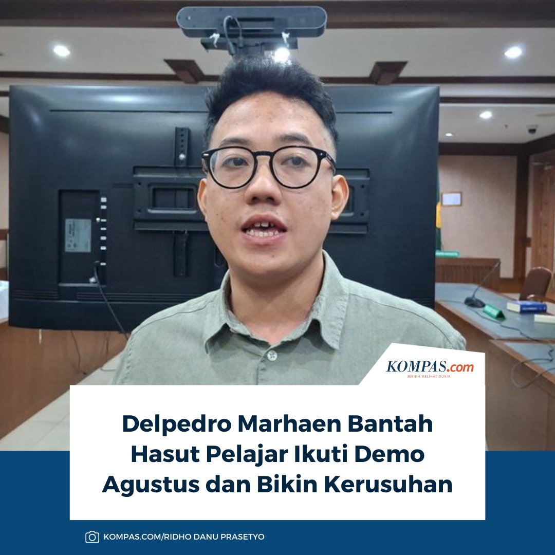 kompascom's tweet photo. Terdakwa kasus dugaan penghasutan demo Agustus 2025, Delpedro Marhaen membantah mengajak para pelajar melakukan aksi demonstrasi yang berujung kerusuhan.

Baca di sini: https://t.co/93WGA0Mf4J

~AA #Delpedro #Demo https://t.co/RJoZnVNpua