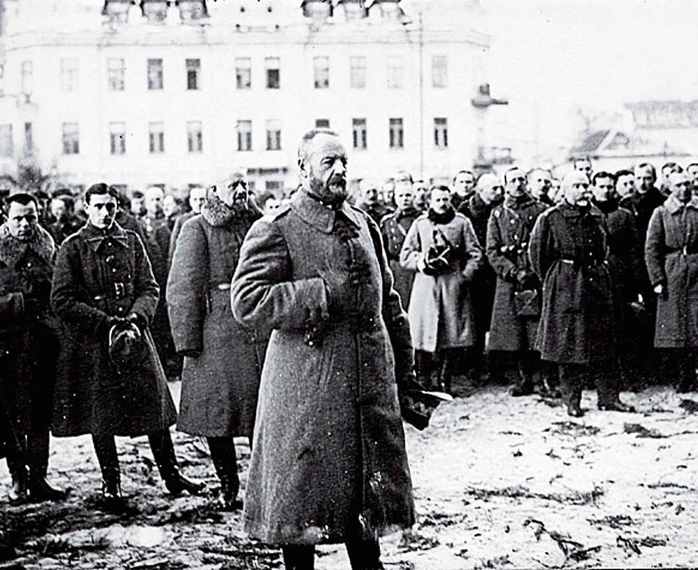 PTemplariusz's tweet image. Wilno, albo śmierć (wł. Vilnius o morte)

Polski D'Annunzio.