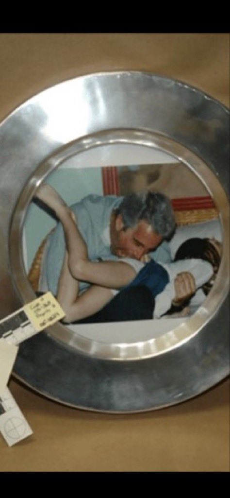 anisem001's tweet image. #EpsteinFiles was collected allover 17 years
Passed through 
#Bush H.W.
#Bush G.W 2 terms 
#Clinton 
#Obama 2 terms
#Biden
#Trump 2 terms

Didn't exposed in all of them except for .......!!!!!!

This means that there current system doesn't provide safety to its children and women