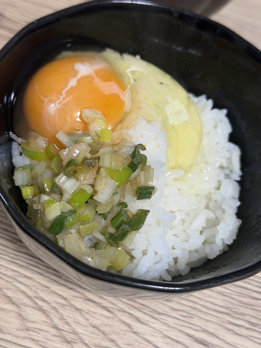 本日の朝は
特製ネギ塩TKG！！
#本日のTKG