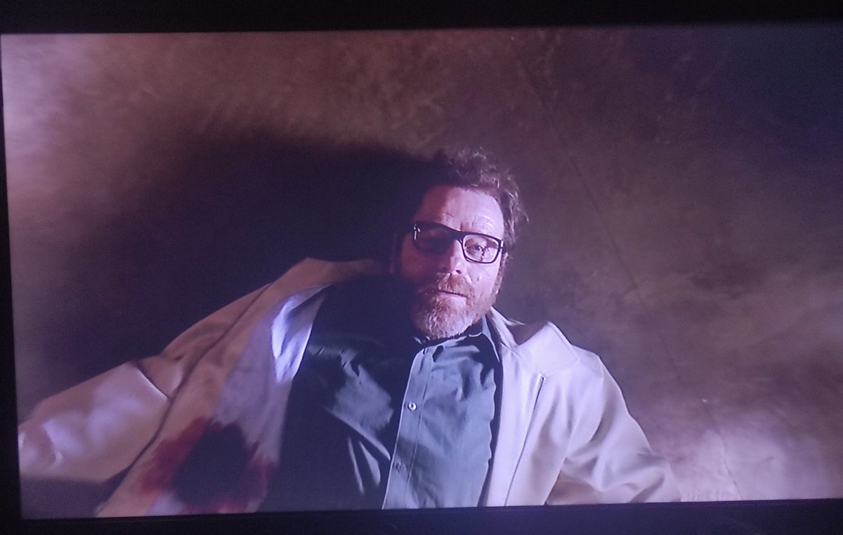 Acabo de terminar breaking bad

estoy maravillado

final abierto? los huevos. Salva a jesse, mata a todos los que quedaban que podian continuar el legado de el, y se muere enfrente de la meta

Heinsenberg muere en Walter White, su legado muere con el, es un final feliz.

10/10