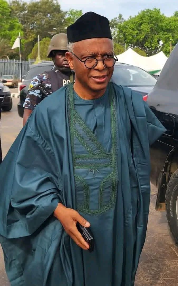 AREWA Mai abun Mamaki, Nasir El-Rufai dinda adalilinsa aka daina kisan "Yan uwanmu musulmi a GwaninGora da sauran sassan jihar kaduna state.

Abisa jajircewarsa ya kwance mugun kullin da kungiyar CAN tayi akan mulkin musulmi masu rinjaye a kaduna state Sai ya zamo tarihi, yanzu