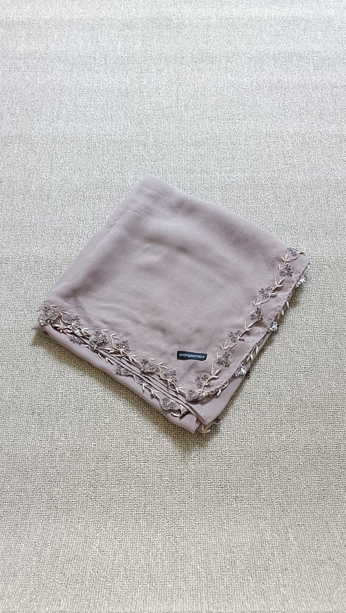 I FINALLY FOUND: fashion items I DON’T REGRET BUYING edisi “CAKEP banget buat bukber/lebaran”💯🫶🏻

FOOTWEAR                      HIJAB