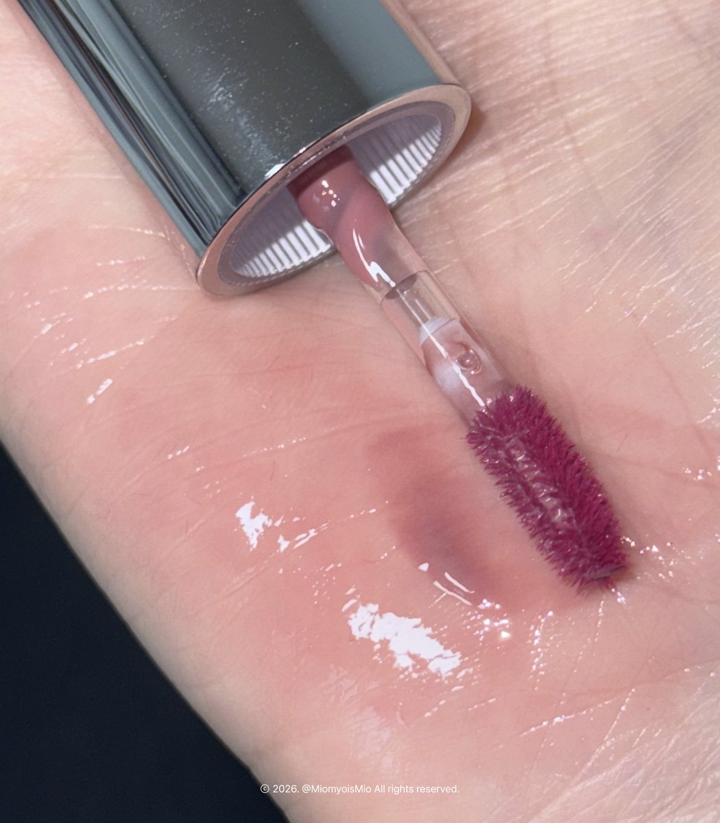 #제품협찬 #RT이벤트 (제품협찬 받기 전 구매한 묘돈묘산 제품••🥹)

이번에 브랜드에서 선물받아 쟁여둔 것 포함
BLUSH를 4개나 소유하게 된 상황,,
유통기한 내 못쓸 것 같아 이벤트 열어요✨

#RT 해주신 팔로워 1분께 미개봉 BLUSH를 
드려요🪽인용게시물도 rt해주시면 
미오사랑을 드립니다,,💗