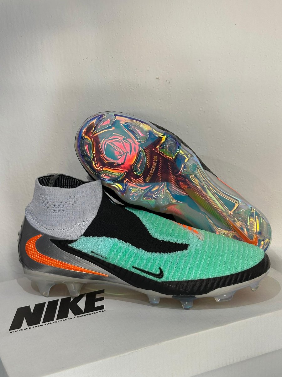 dinero_crocs's tweet image. + Phantom 6!

🏷️— N55,000

Location Kaduna—worldwide delivery.
WhatsApp: 08063769764