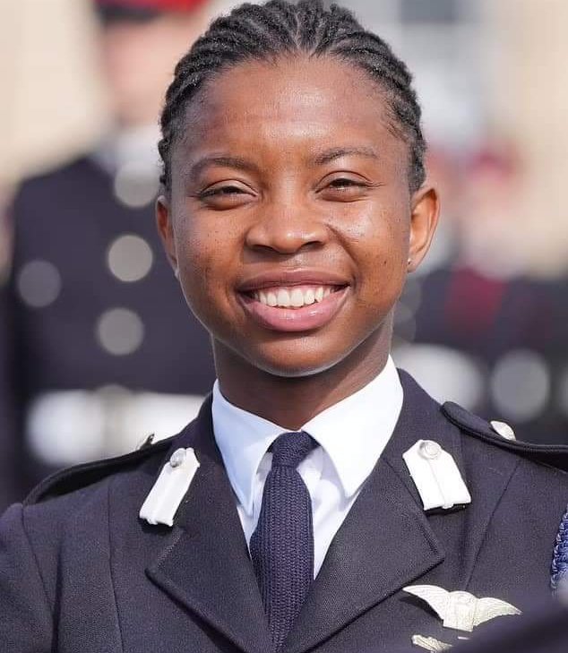 At 24, Oluchukwu Owowoh made history as the first Igbo woman and the first-ever Nigerian female officer to graduate from the UK’s Royal Military Academy Sandhurst. ✨

Retweet to celebrate her