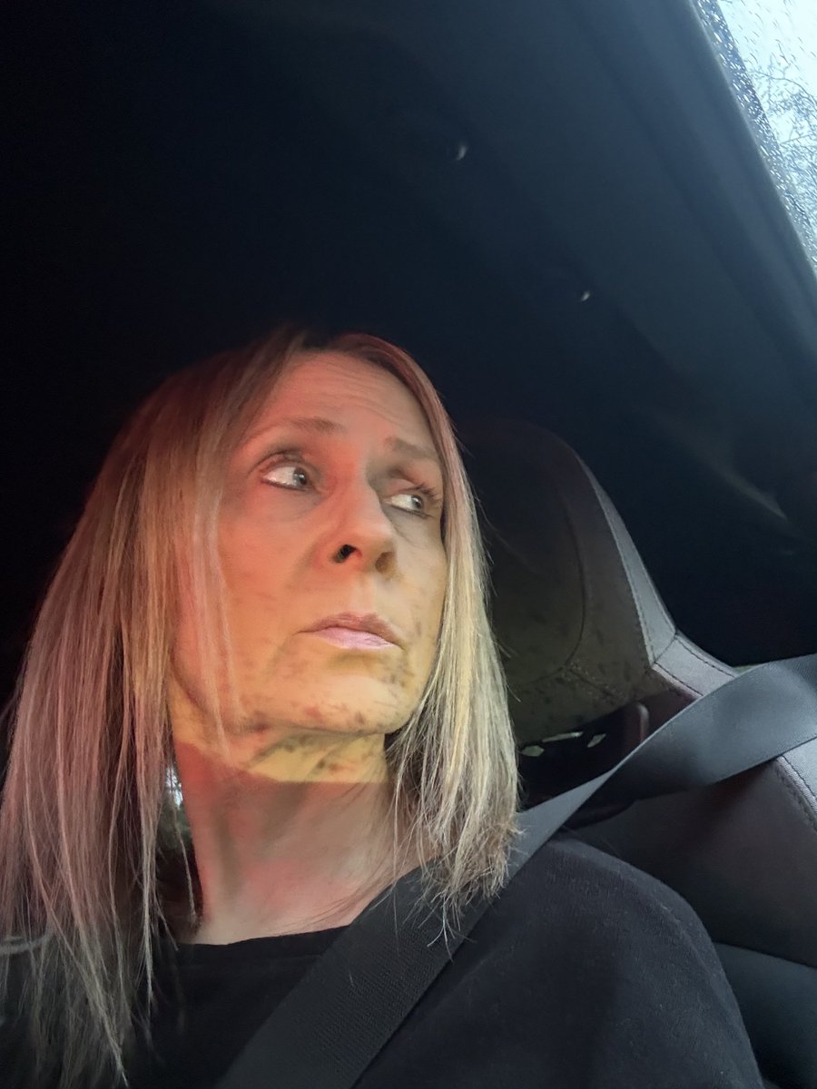 Anna Jewes tweet media