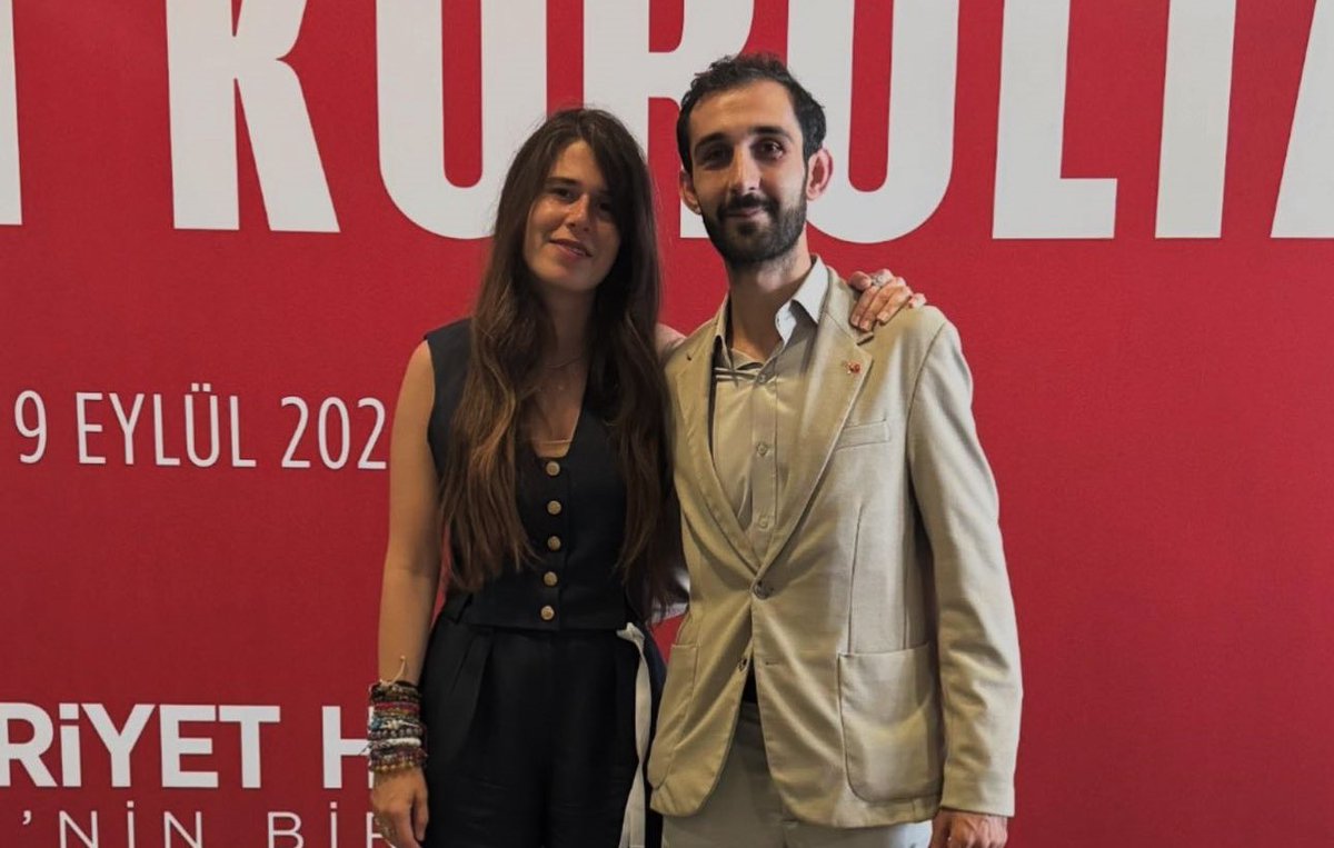 Rezalete bakarmısınız.... 🤦‍♂️

Uyuşturucu soruşturmasında ifadeye çağrılan CHP li Çeşme Belediye Başkanı Lal Denizli nin, torbacısı Gürkan Timurlenk'i Özel Kalem müdürü yaptığı ortaya çıktı.