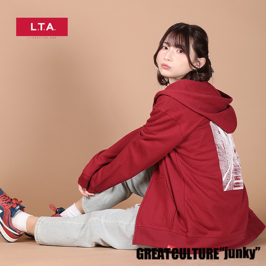 livertineage's tweet image. 黒木ほの香さんとのコラボアイテム第5弾が
大好評予約受付中😽🌟

ショルダーバッグは荷物が探しやすいよう中の生地色を青に🩵
使い勝手がよくスタイリッシュなデザインに仕上げています‼️💘

詳細・ご購入はコチラ👀
livertineage.jp/SHOP/189784/24…
#LIVERTINEAGE #LTA #リヴァティーンエイジ #黒木ほの香