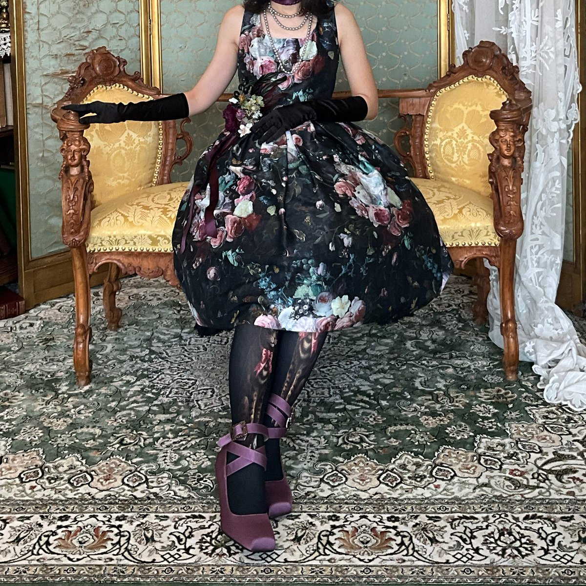 グリーンは花の彩度が最も冴え、 ひと呼吸だけ強く光る。 散る前か実る