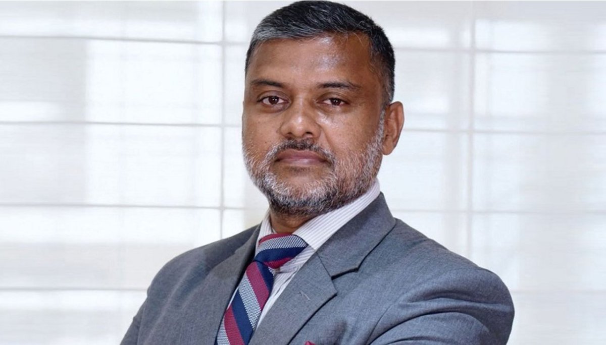 ImbusyWarrior's tweet image. “Was the July protest uprising mentioned in the #Constitution? Was the #interim government formed according to the Constitution? Was this #election provided for in the Constitution? Was the #referendum held under constitutional provisions? Then why is there a demand to find the