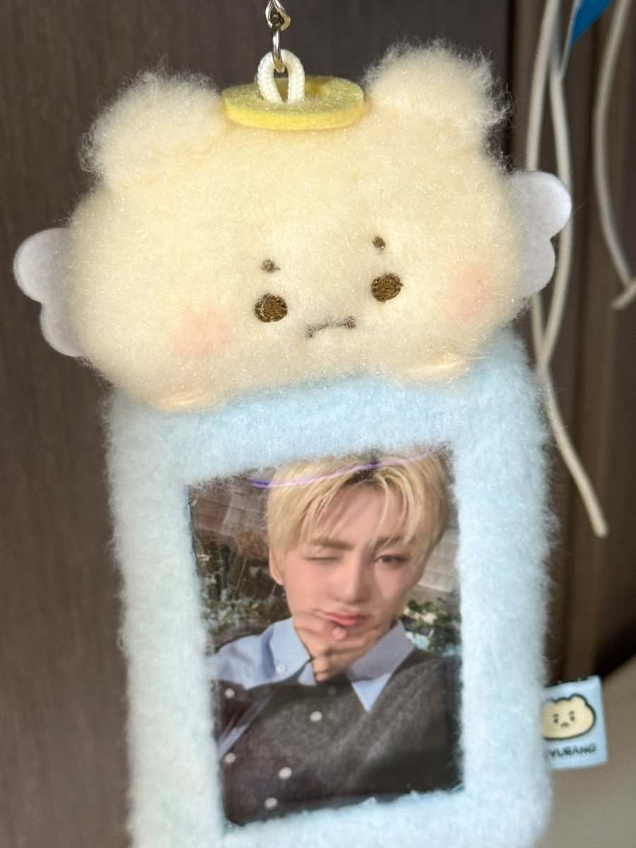 망곰홀더 삿더니 화장품이 딸려옴.. 근데너무기여워 예쁜망곰뽑기도 성공햇어