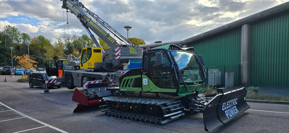 TotalLifting's tweet photo. We move a variety of things.

Air conditioning units, roof trusses, fish tanks, statues.. and here we are moving a snow plough! ❄️

Back working in a busy home county, we travelled to Milton Keynes with our Liebherr 1060 to unload this beast of a machine 💪

#LiftingMachinery https://t.co/rxjsrCylMt
