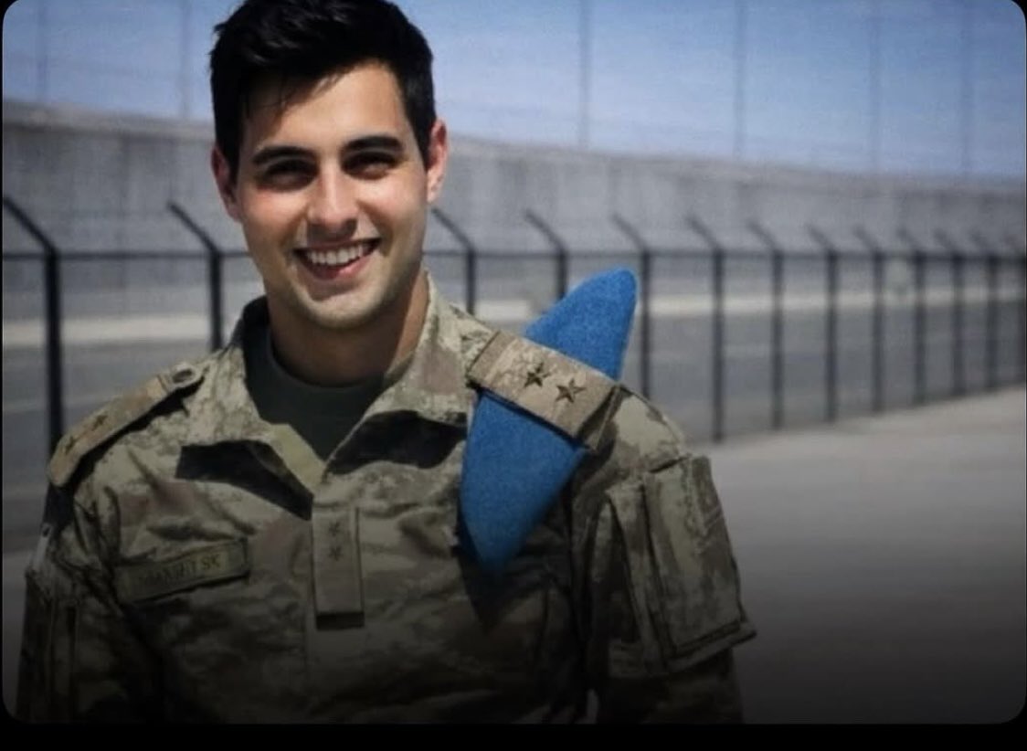 “Önüme kimse geçmesin. Özellikle evli ve çocuklu olan arkadaşlarım arkamdan gelsin.”

Şehit Üsteğmen Çelebi BOZBIYIK
Ruhu şad olsun..