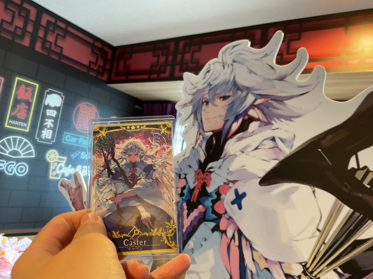 今回もホテルカルデアに来た。装飾が素晴らしい。 父が約180cmあるので