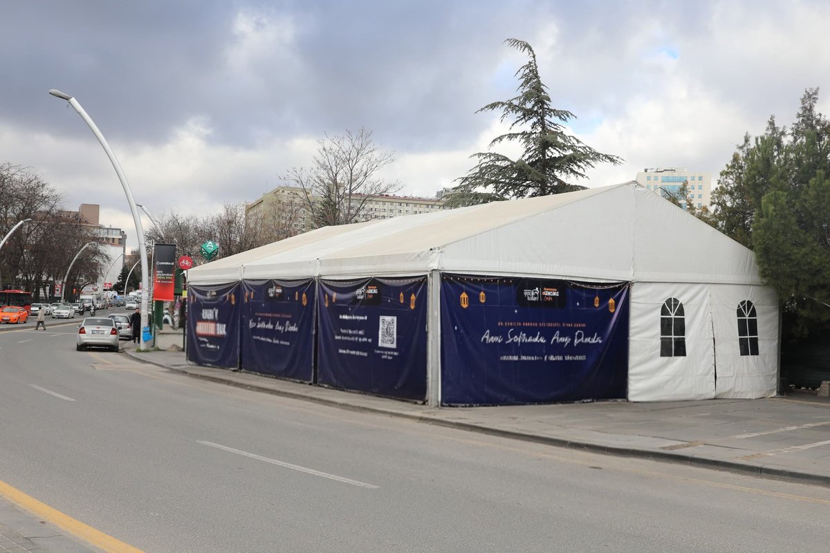 📌Beşevler-AK Gençlik Ankara İftar Çadırı

AK Parti Ankara İl Gençlik Kolları “Geleneksel Beşevler İftar Çadırımız” her zamanki yerinde 🙋🏻‍♂️

Kıymetli hemşehrilerimizle Ramazan sevincimizi paylaşmak için sabırsızlanıyoruz. ⏳

Bugün aynı duada, aynı sofrada buluşacağız. 

Ramazan