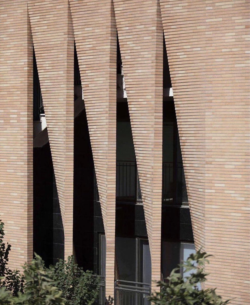 SustainableTall's tweet photo. Using brick as curtains

Moshtagh Office Building, in Isfahan by Omid Shafiee https://t.co/4ZeLyLGmBB