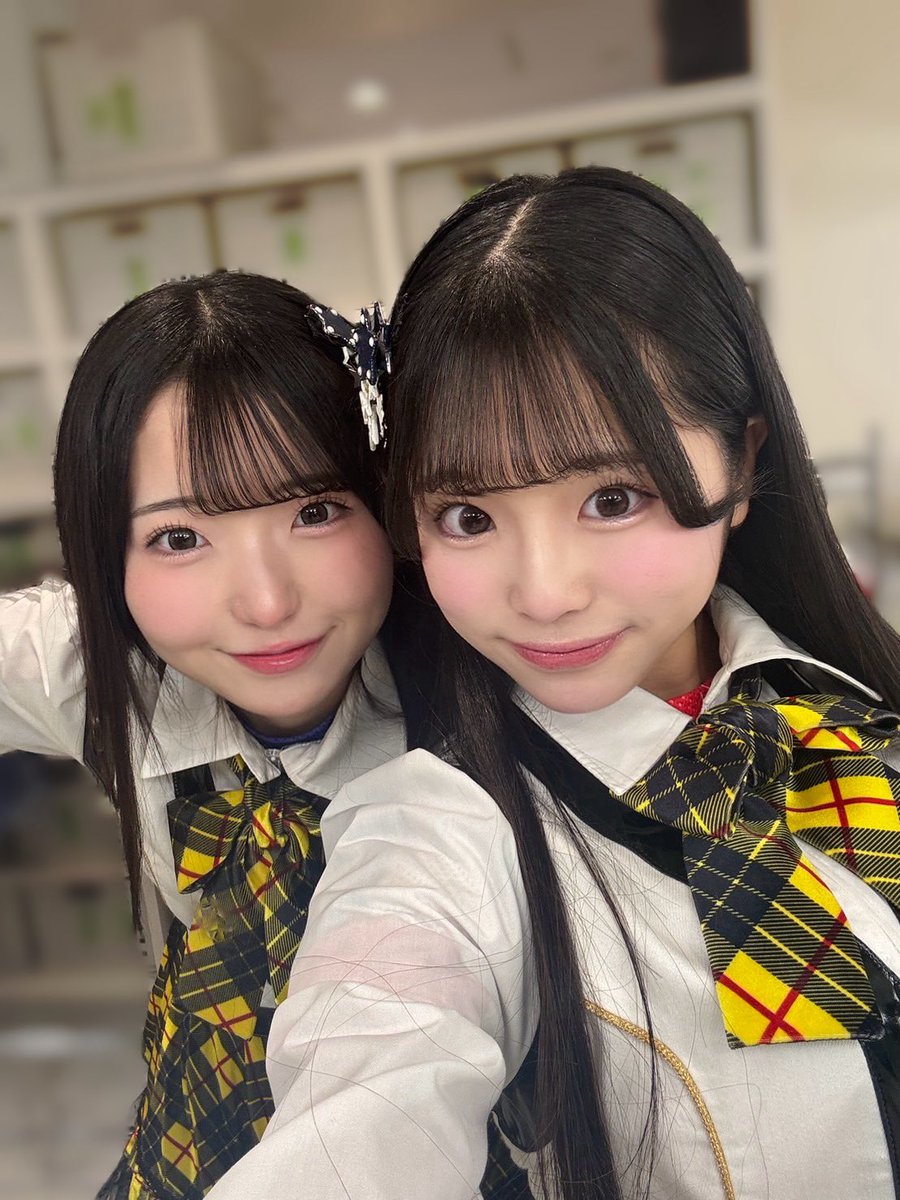 遅くなってしまいましたが、昨日は｢手をつなぎながら｣公演ありがとうございました🤝♡
皆さんのペンライトやコールが聞こえてすごく嬉しかったです！！
 #手をつなぎながら公演