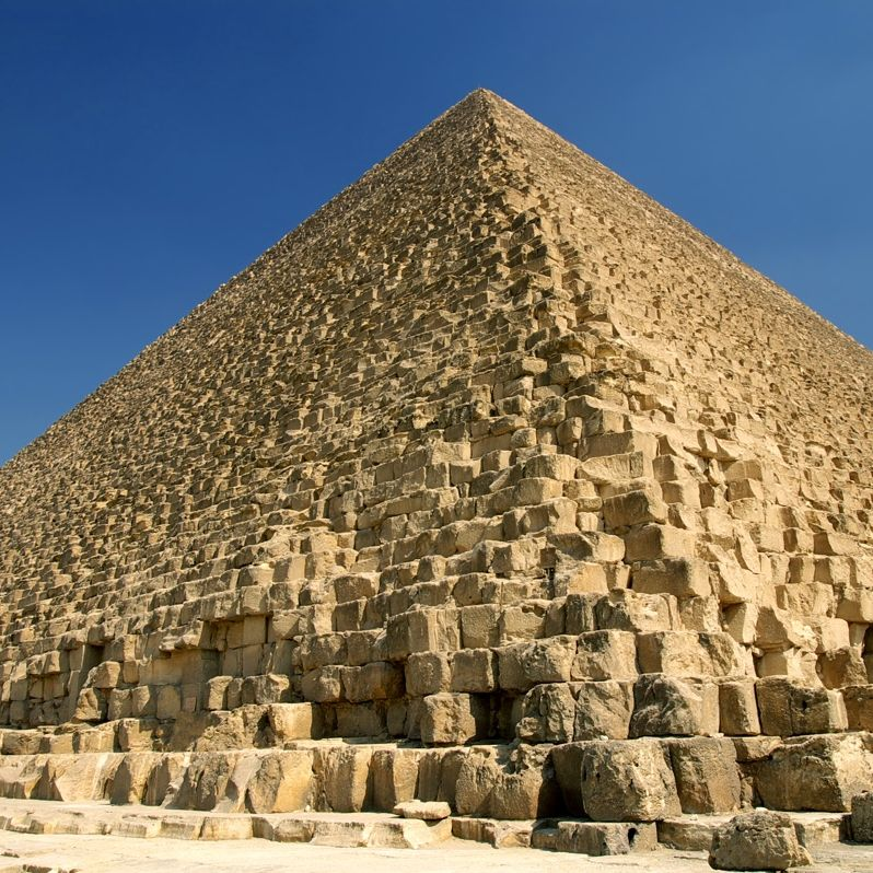 🚨 The Great Pyramid’s base is level to 2.1 cm across 13 acres

🔹Aligned to true north within 3/60th degree
🔹Casing stones with joints 1/50th inch, thinner than a fingernail
🔹2.3 million blocks, tolerances modern contractors struggle with

If this was learned, where is the