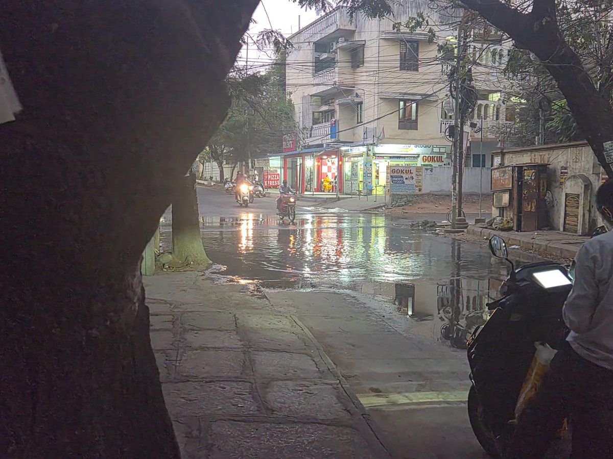 srinim27's tweet photo. The drainage issue at walkar town (padmaraonagar) pincode 500025 needs urgent redressal. the overflow is causing inconvenience to residents and issue persists from over 3-4 years without being resolved. request authorities to fix this ASAP. https://t.co/6A2d3QpLoy