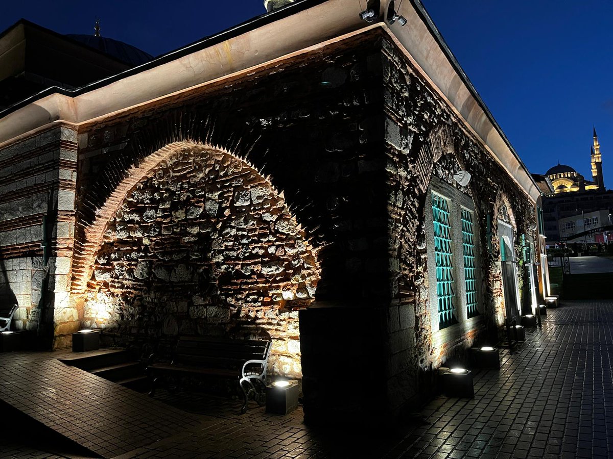 Her gün 7 AYET-EL KÜRSÎ, 

İlk önce Sevgili Peygamberimiz’in (Aleyhisselam) Mübarek, azîz, pâk ruh-u şeriflerine,şehitlerimizin ve ehl-i imanın ruhlarına, Devletimizin bekâsına, milletimizin selâmetine, Devletimiz ve Ehli Sünnet için cihad edenlerin daim muzafferiyetine okuyoruz.